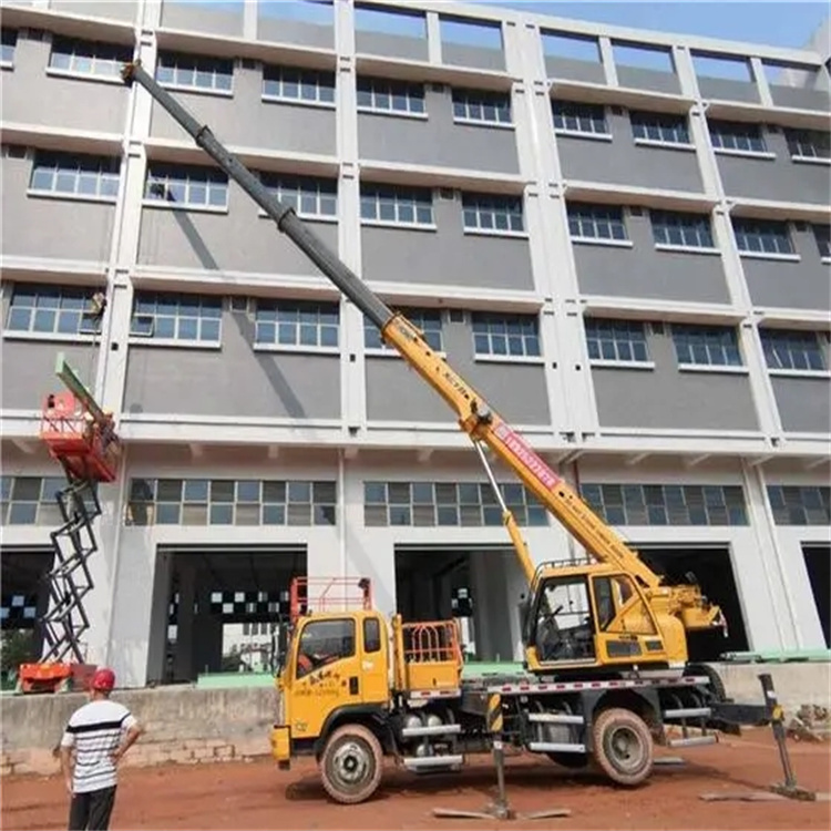 新龙高楼层玻璃吊装