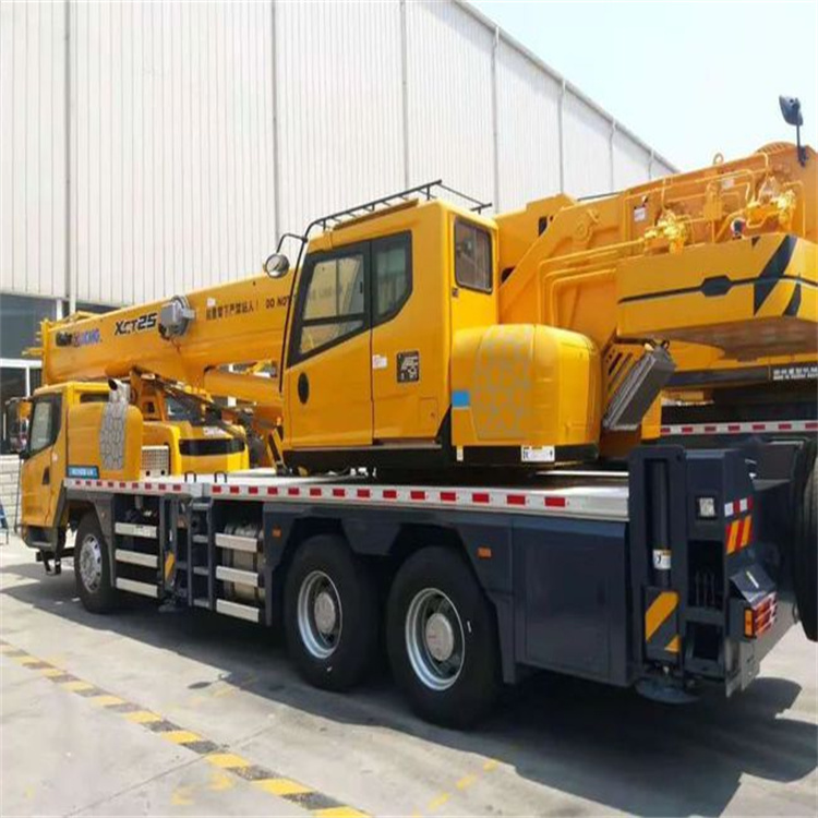 新龙离这最近出租吊车电话